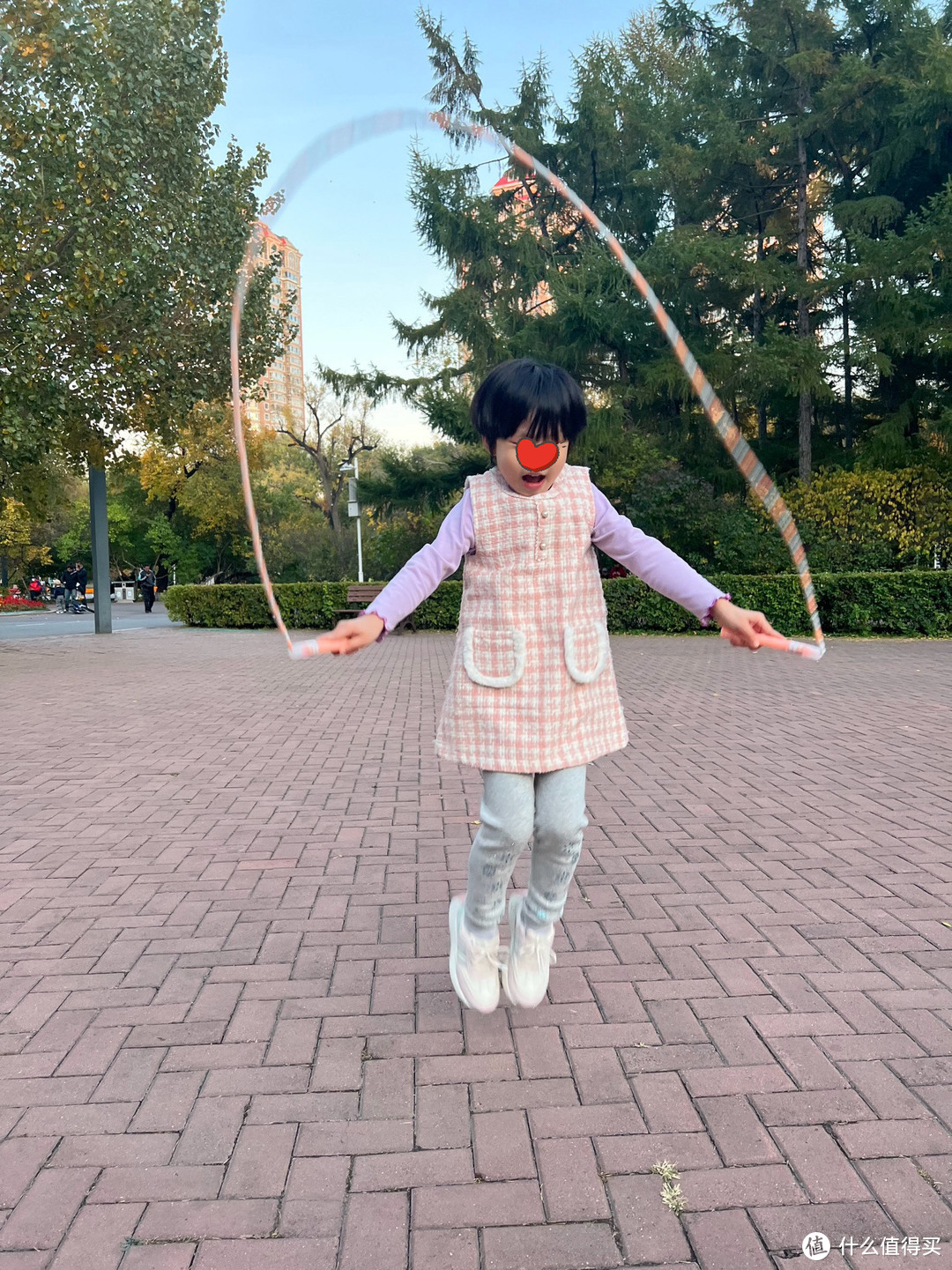 秋季锻炼正当时—儿童跳绳、运动鞋