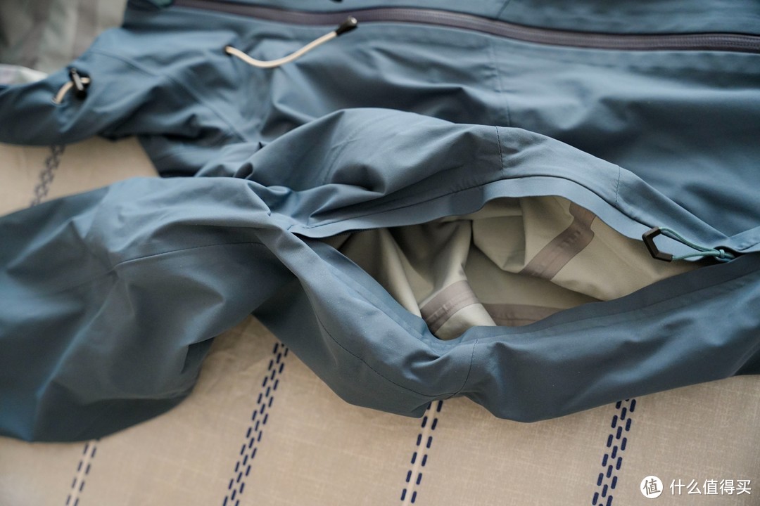 原价购入的网红、断货、平替XX的迪卡侬MH500冲锋衣,香爆了!